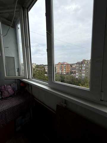 Продам двух кімнатну