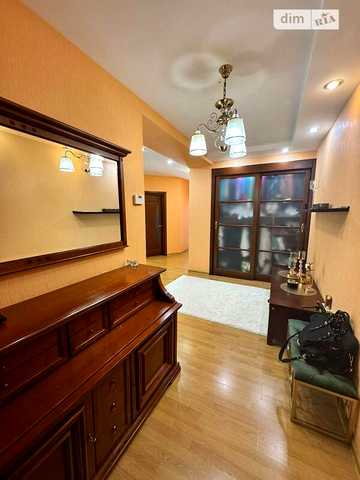 Продаж 3к Квартира Степана Бандери (Льва Толстого) вулиця