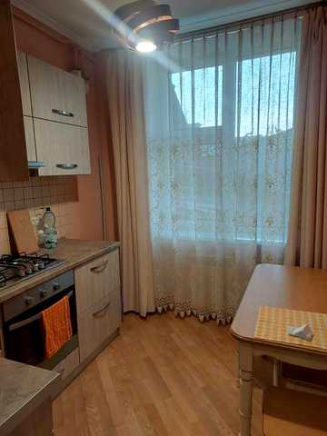 Продається двокімнатна квартира  в м.Перемишляни