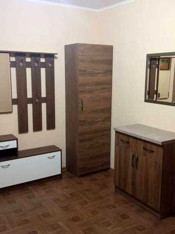 Оренда  1к квартири в 7-10 хв ходьби до м Харківська, вул Ревуцького, 54
