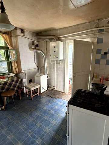 Продам 3 кімнатну квартиру.з власним подвірʼям