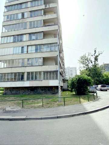 Продаж 2 кім. кварт. за адресою: м. Київ, вул, Борщагівська, 10 з можливістю використання під офіс. Від власника. Можливий розумний торг.