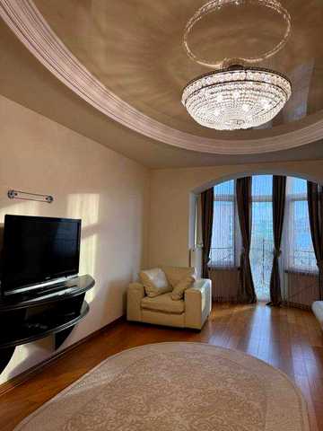 Продаж 3 кімнатної квартири в комфортному новобуді 2010р. вул.Плугова (р-н.Мазепи-Грінченка)