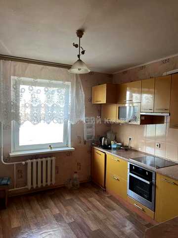 Продам 3 кімнатну квартиру, вул. Урлівська 38