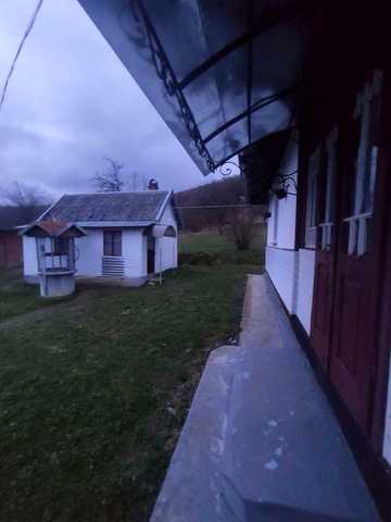 Продам  (особняк ,будинок)розвинута інфраструктура(без умов).Від власника