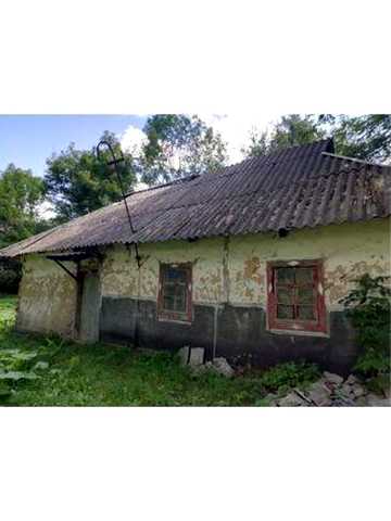 Продам стару хатину з землею