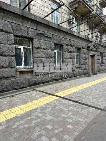 Продаж 2-к квартири 109м  в самому серці Києва — вул. Чикаленка 2-4/7