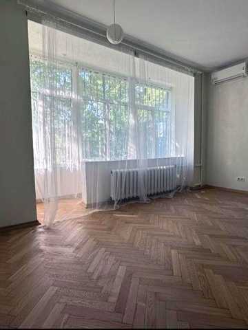 4-кімнатна квартира 126,9 м², Грушевського 34А (Печерський район) - сучасний ремонт, нова інженерія, вільний простір під житло або офіс