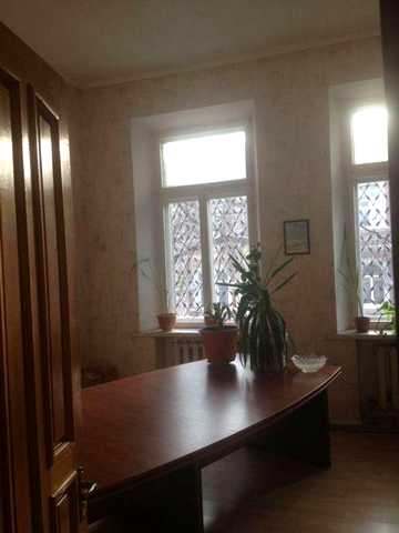 Продам 6-комн квартиру в районе Красная ул.