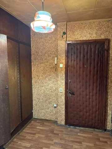 Продам 3к.кв, метро"Барабашово", пр.Юбилейный 38в, под ремонт.