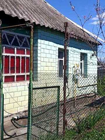 Продам будинок з молодим фруктовим садом