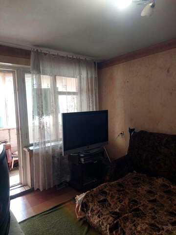 Продам 2 кімн. в Слобожанському( Ювілейне), 3 поверх.