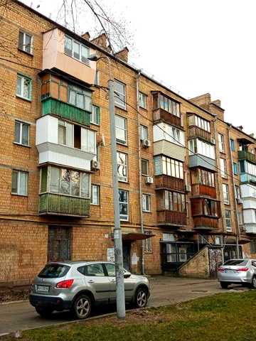 Без комісії ! Продам 2кімнатну,Харківське шосе,8,Дарницька площа