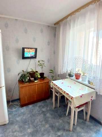 2к квартира біля метро Теремки
