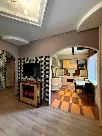 Продам 2к квартиру,пр-т Героев Харькова,124а,Завод Малышева(код93185)