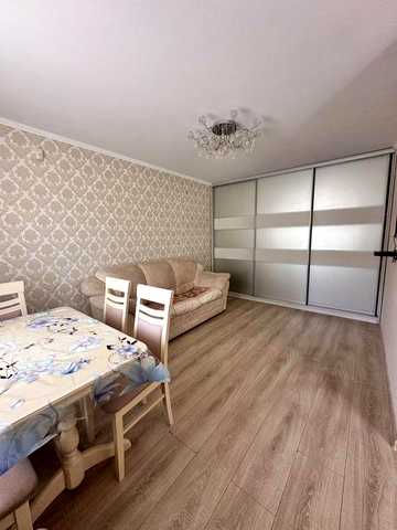 Здаю трикімнатну квартиру в Очакові