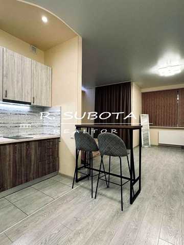 Володимира Моссаковського вул. (Клари Цеткін), 7