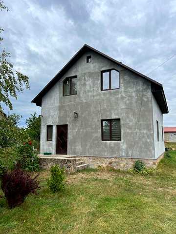Будинок в центрі с.Люхча (7хв до міста)