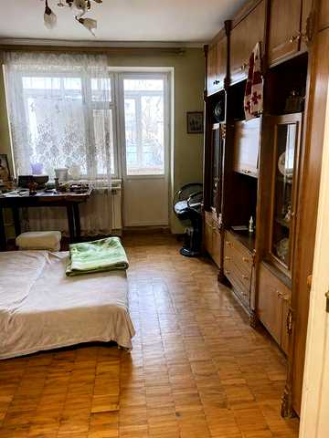 Продаж 3-х кімнатної квартири по вул .Околична