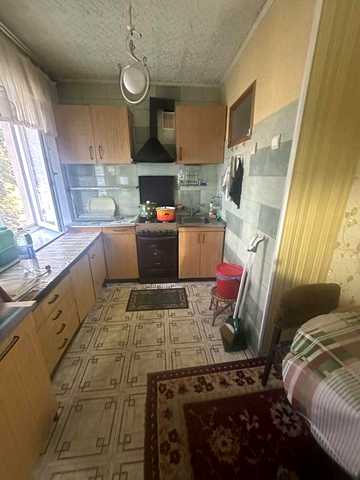 Продам 3-х кімнатну квартиру у хм. Лозова