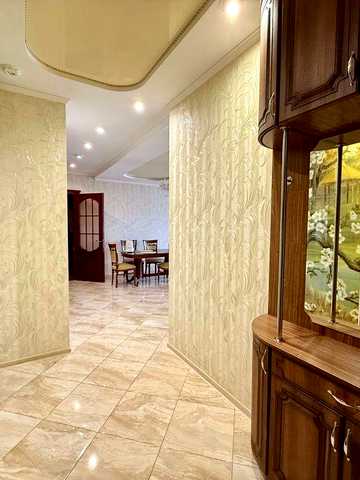 Оренда 4к квартири Печерськ, Коновальця 36В, 3 спальні, генератор