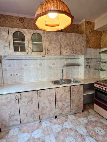 3-кімнатна квартира 76 м² на Троєщині — $60 000 | під ремонт | 1 поверх | газ