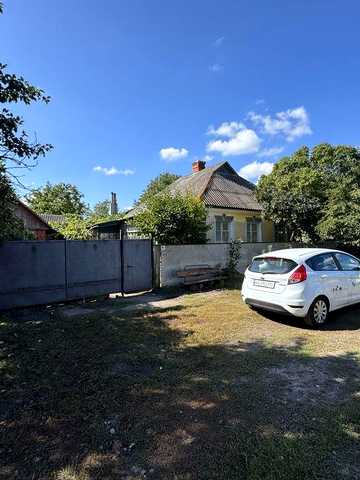 Продаж добротного будинку 75 м² у м. Лебедин (вул. Озерна, 16)
