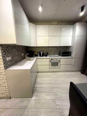 Сдам 1-к квартиру с выделенной спальней 37 м² в ЖК «26 Жемчужина» — без выселения на лето!