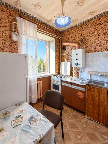 Продам 3-кімнатну квартиру 49,8 м² у Ромнах