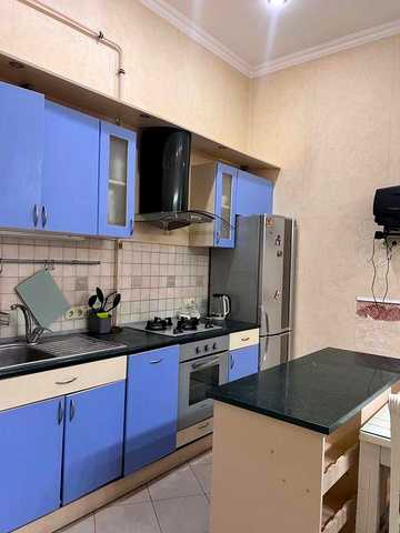Сдам 2 х комн в центре