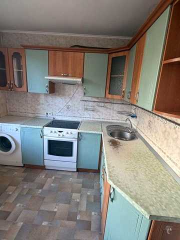Продам 2-комнатную квартиру в Дарницком районе, ул. Севастопольская, 19