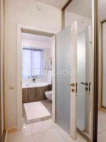 Продам 1к квартиру з ремонтом Лаврська, 8 Арсенальна