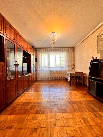 Продаж 4-кімнатної квартири