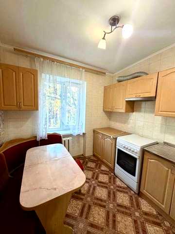 Продається 2-кімнатна квартира в районі М.Говорова