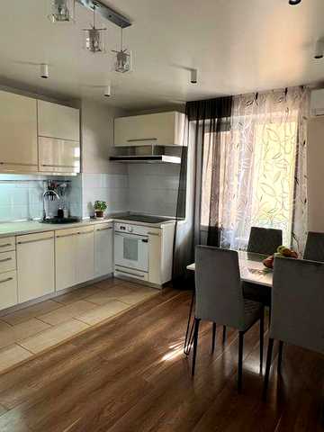 Продам 2к квартиру Грушевського ЖК Затишок