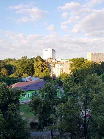 Отличная  3 к. кв-ра  с гаражом Шатиловка м. Научная