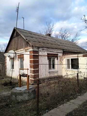 Продам хату, с. Перше Травня!