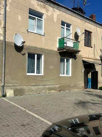 Продам 2-кімнатну квартиру в Самборі, вул. Івана Франка