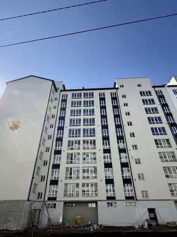 Продається велика 1-кімнатна квартира в новобудові