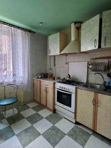 Продам 4-х кімнатну квартиру по вул. Симона Петлюри