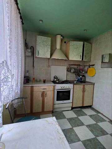 Продам 4-х кімнатну квартиру по вул. Симона Петлюри