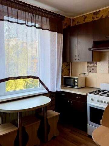 Сдам свою 1 км. кв. на Гвардійців-Широніців 73