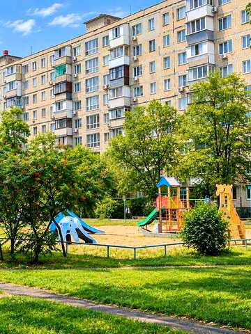Трьошка на Левіцького (Курчатова) 9/21 за 49тис