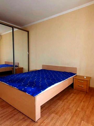 1к , Олени Пчілки вул., 2-А, метро Позняки 15 хв. Генератор.