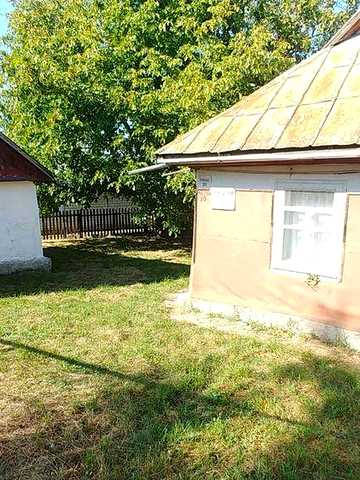Продається будинок і ділянка м. Бершадь 4000 доларів