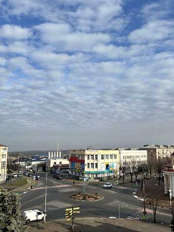 Двокімнатна квартира в центрі міста з гардеробом і РЕМОНТОМ