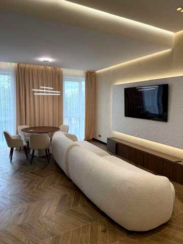 Продаж 2кім квартири / центральна частина ЖК Сенк