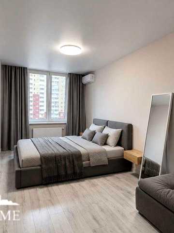 БЕЗ%, м Деміївська 10хв, ЖК The Lakes, пров. Ясинуватський 10, продаж просторої квартири з евроремонтом, невисокий поверх ЖК The Lakes