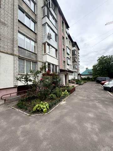 Продаж 3-х кімнатної квартири 70 м² вул. РІВНА, 28