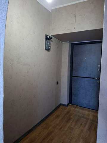 Продам 2 кімнатну каартуру в центрі міста .